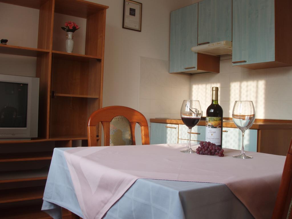Apartments Porec Istria By Nina Bilik gambar