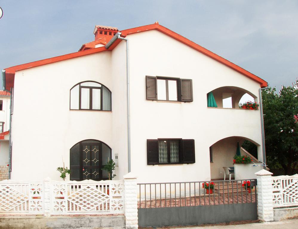 Apartments Porec Istria By Nina Luaran gambar